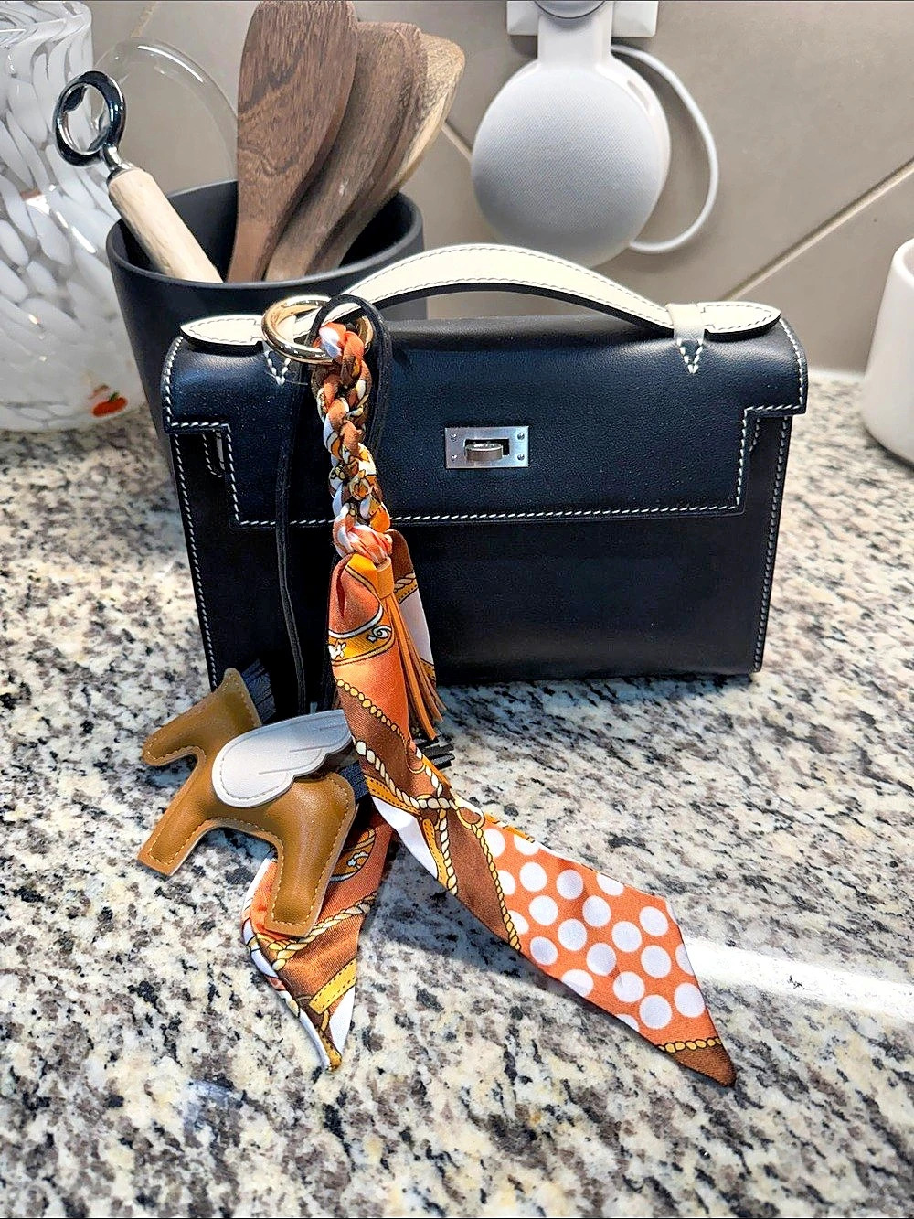 Pochette in Black & White Like New, comes with horse charm!